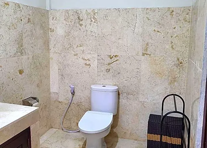 Medewi Manor 4*