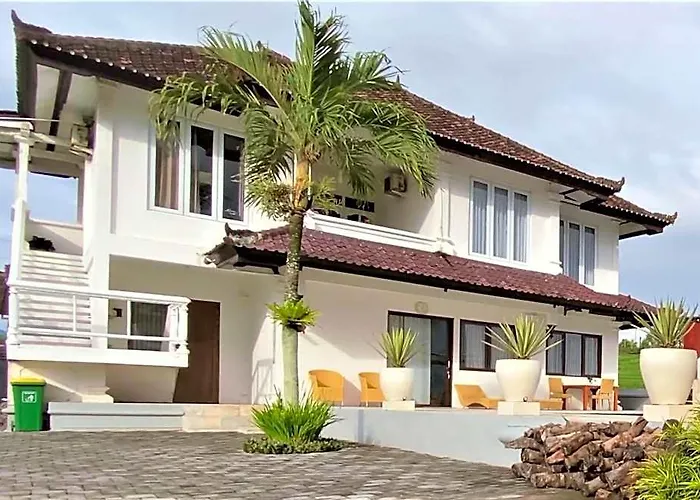 Medewi Manor