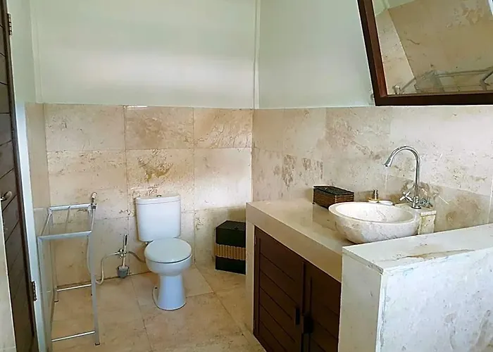 Medewi Manor Aparthotel 4*