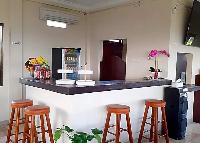 Medewi Manor 4*